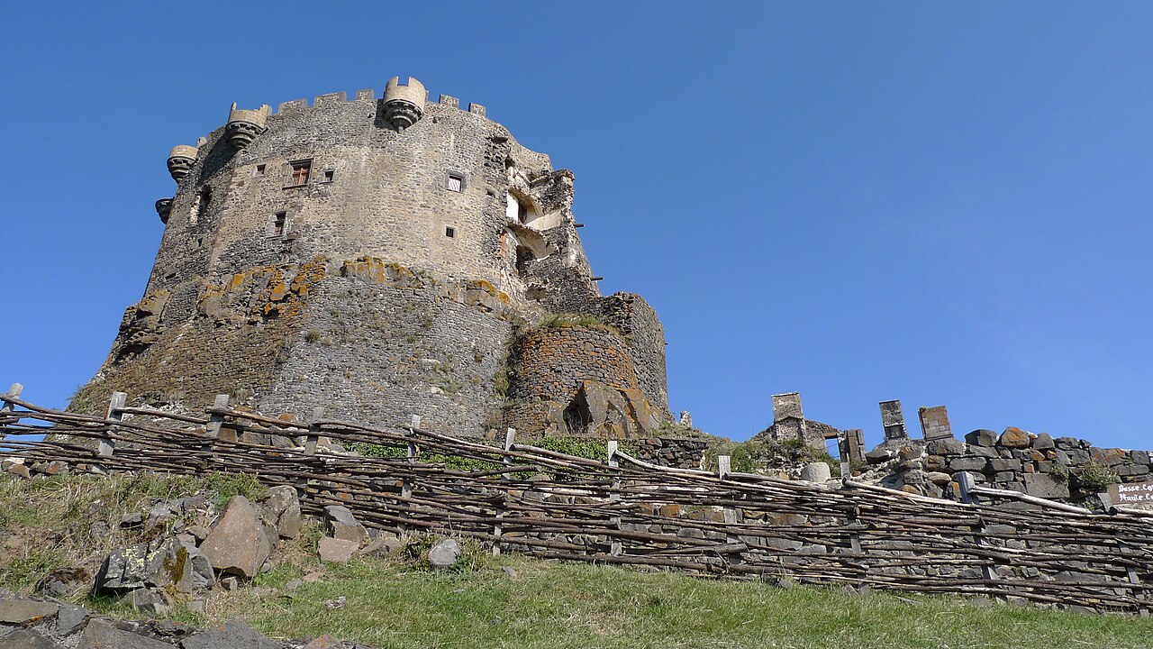 Château de Murol — photo 9